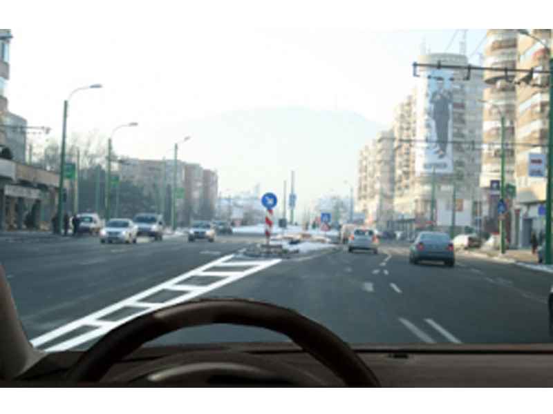 Este permis virajul la stânga în acest loc?