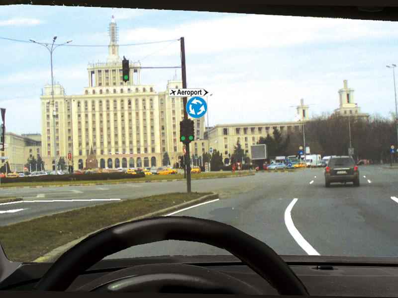 În acest sens giratoriu, sunteţi încadrat corespunzător pentru: