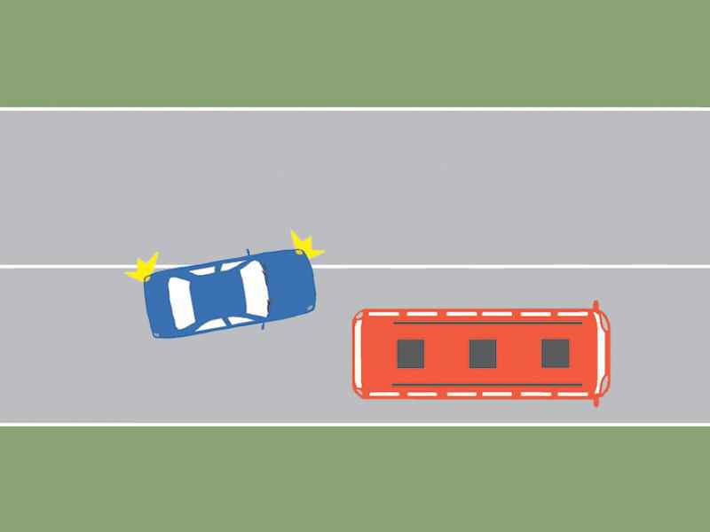 Autobuzul este staţionat. Care dintre cei doi conducători procedează neregulamentar?